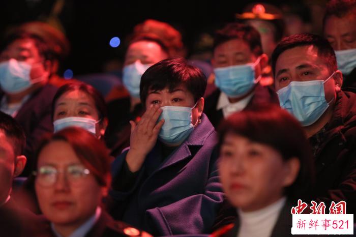 观众在节目现场感动落泪。　济南市委宣传部供图