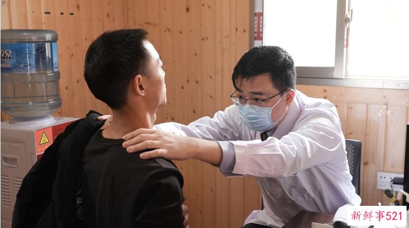 李妮娜携手专家助力，健康科普知识这样被送到基层