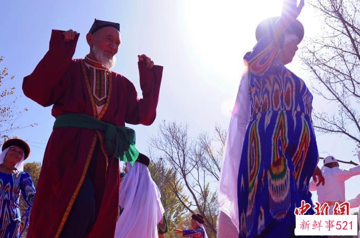 托库孜萨拉依木卡姆是刀郎木卡姆的一种。　奉正云 摄