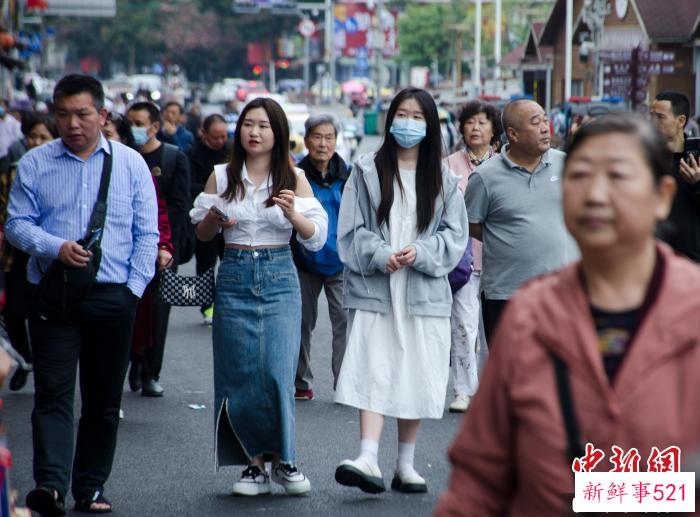 图为3月16日的东兴国门景区。　翟李强 摄