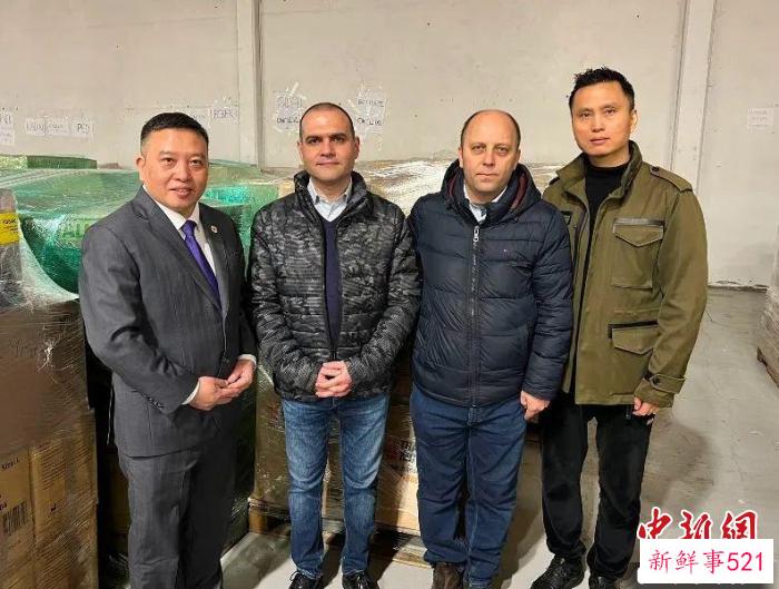 物资捐赠现场 龙港市宣传统战部供图