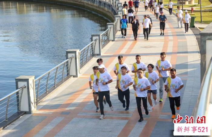 “迎杭州亚运会趣味跑”文莱站欢乐开跑。　杭州亚组委供图