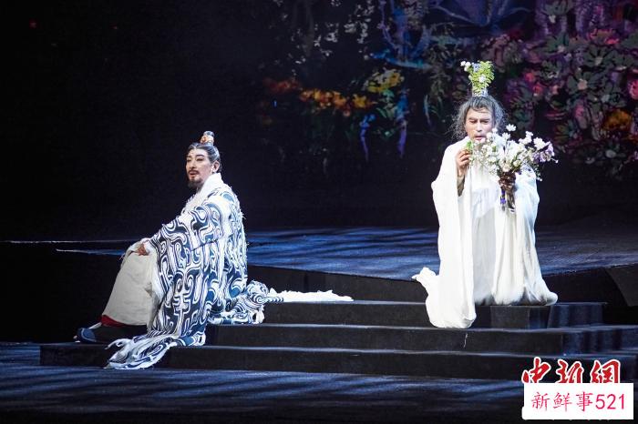 新编历史话剧《屈原》剧照 湖北长江人民艺术剧院供图