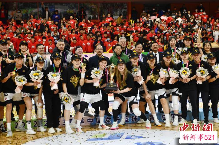 四川首夺WCBA总冠军。　张浪 摄
