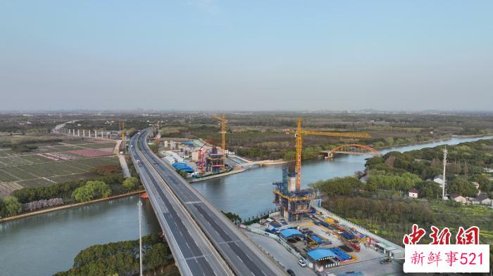 上海地铁17号线西延伸工程空中“信步”跨河港