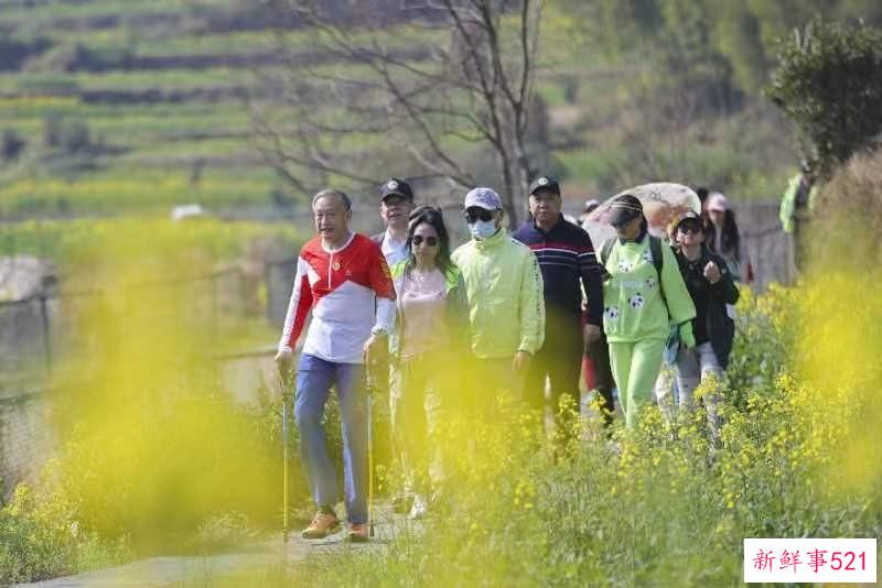 “中国无腿登顶珠峰第一人”打卡婺源江岭