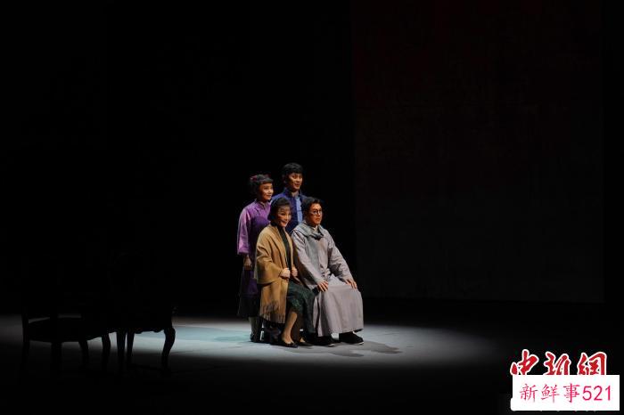 大型现代评剧《革命家庭》。　周孙榆 摄