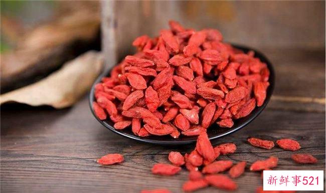 不能吃枸杞的枸杞比较滋补 身体有炎症的人不能吃