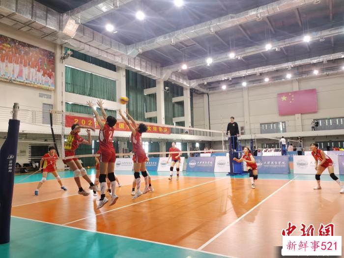图为全国青少年女排在天津进行集训。　天津体育学院供图