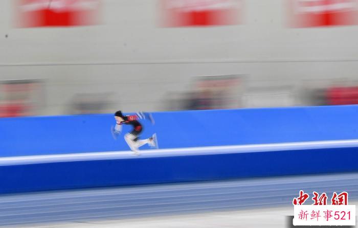 13日，2022/2023赛季全国速度滑冰锦标赛、冠军赛在新疆冬季运动管理中心举行。　苟继鹏 摄