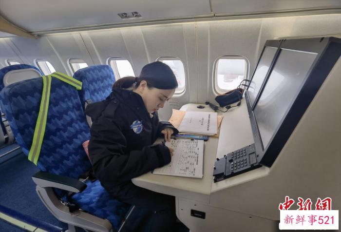 人工增雨助力三秦大地“降温解渴”。　陕西省气象局供图