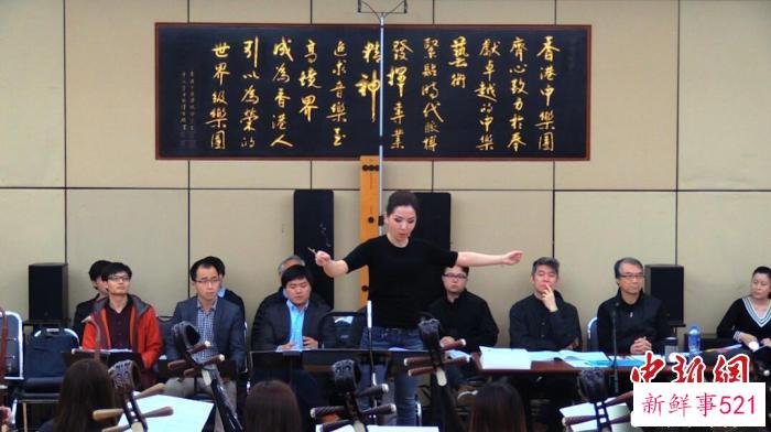 努尔巴纳·依明在乌兹别克斯坦国立音乐学院排练。　 受访者提供