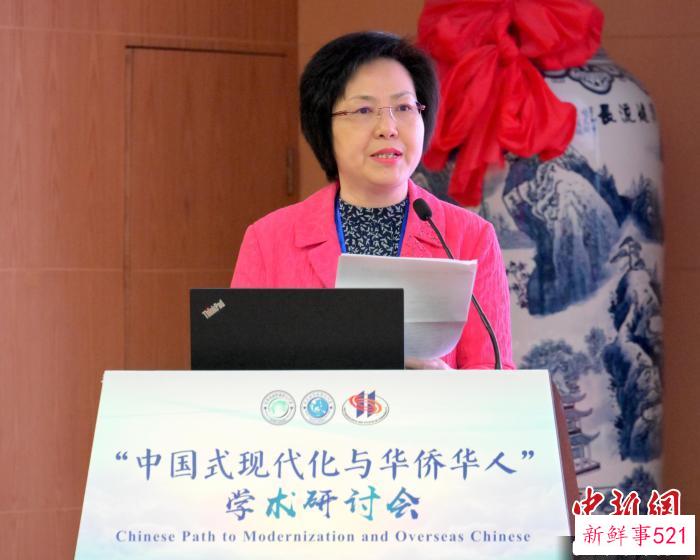 厦大副校长邓朝晖致辞。　厦大供图