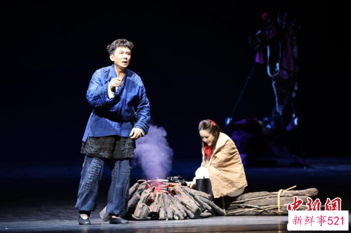 13日至14日，赣南采茶戏《一个人的长征》在北京中央歌剧院演出。　中共赣州市委宣传部 供图