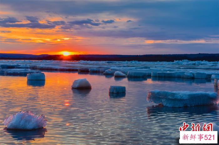 流经塔河县的中俄界江黑龙江开江 黑龙江省塔河县文旅局供图