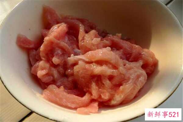 里脊和里脊的区别里脊肉在里脊肉之上(与排骨相连)