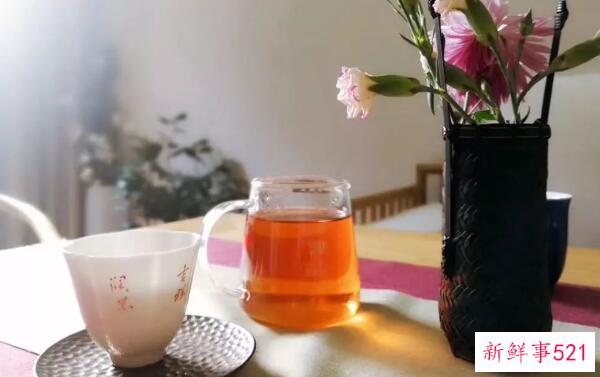 如何去除衣服上的铁锈？用柠檬汁、酸奶、草酸洗净