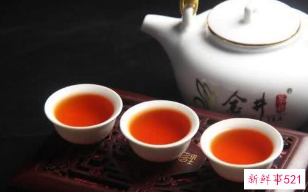 如何去除衣服上的铁锈？用柠檬汁、酸奶、草酸洗净