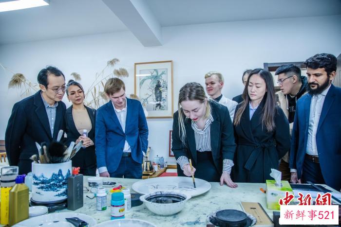 3月18日，中荷文化交流活动现场。　王子一 摄