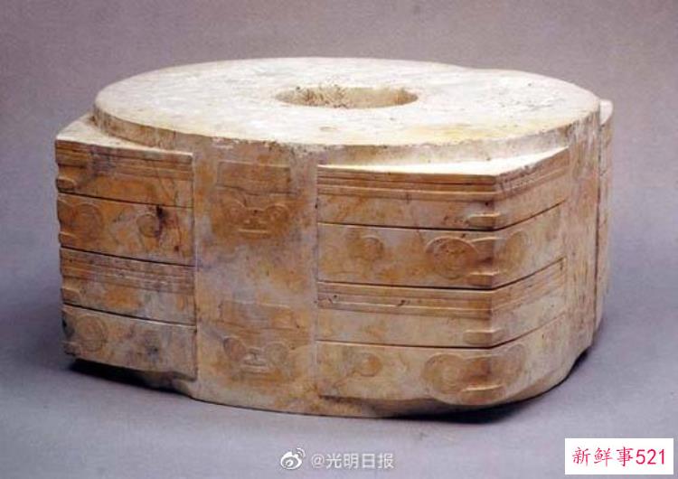 考古工作的重大社会政治意义包括，考古的意义与作用