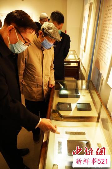 观众参观现场。　潘旭临 摄