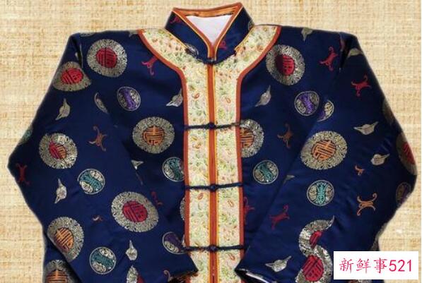 为什么裹尸布像古代官方裹尸布是参照清朝官方裹尸布(清朝以后才穿裹尸布)制作的？