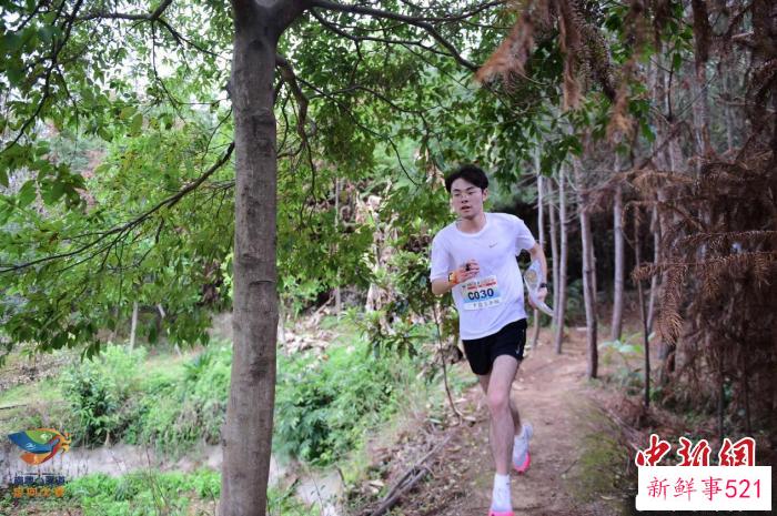 图为运动员参赛中。　赛事组委会供图