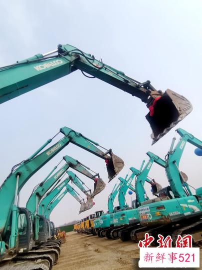 开工现场。　赵桂华 摄