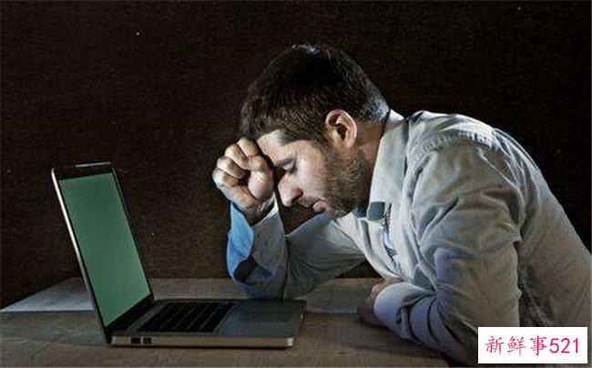 微波炉可以加热金属吗？不(可能会有火花)