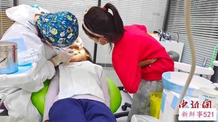 孩子到了换牙期需要矫治吗？医生：早期矫治并非适合所有儿童