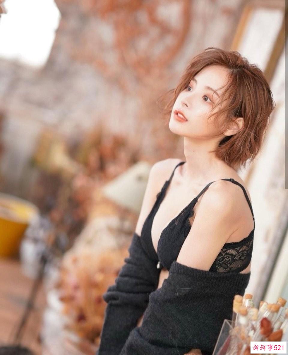哎，这么好看的女孩子选择当老师