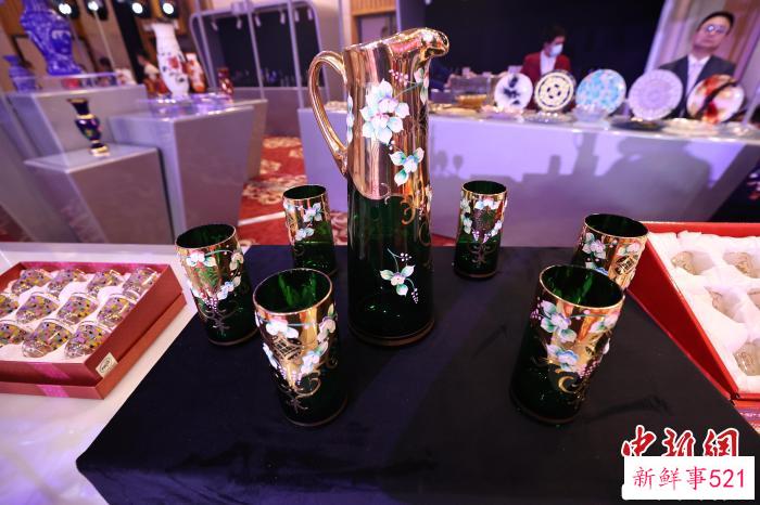 祁县，有着“中国玻璃器皿之都”的美誉。　张云 摄