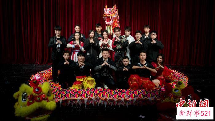 主创合影 剧组供图