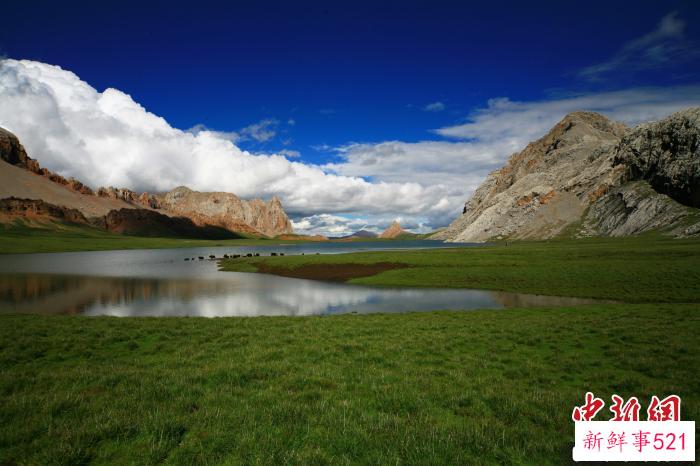 图为珠姆故里的自然景色。(资料图) 治多县委宣传部 供图