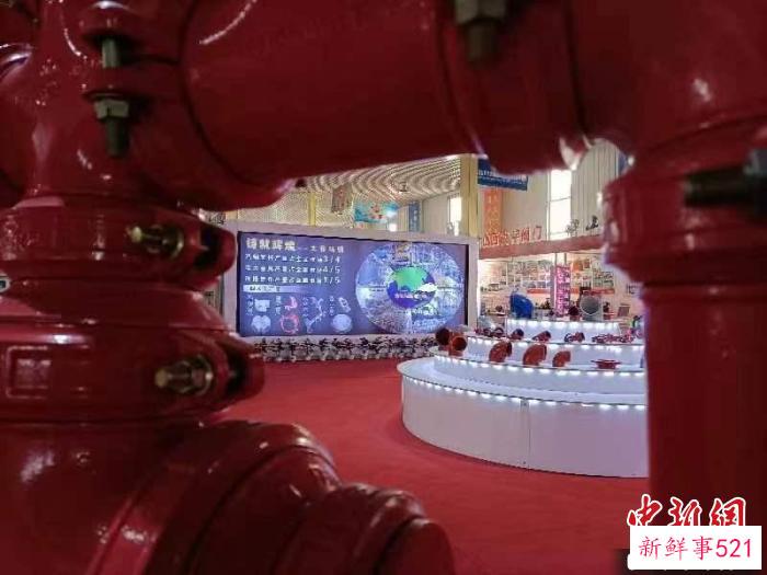 图为太谷玛钢特色专业镇产品展示区。　孙泰雁 摄