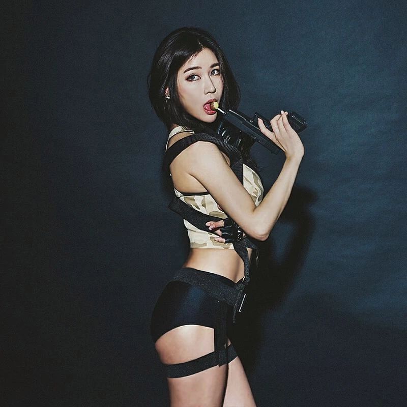 她37岁踏进“夜店”成为最火女DJ