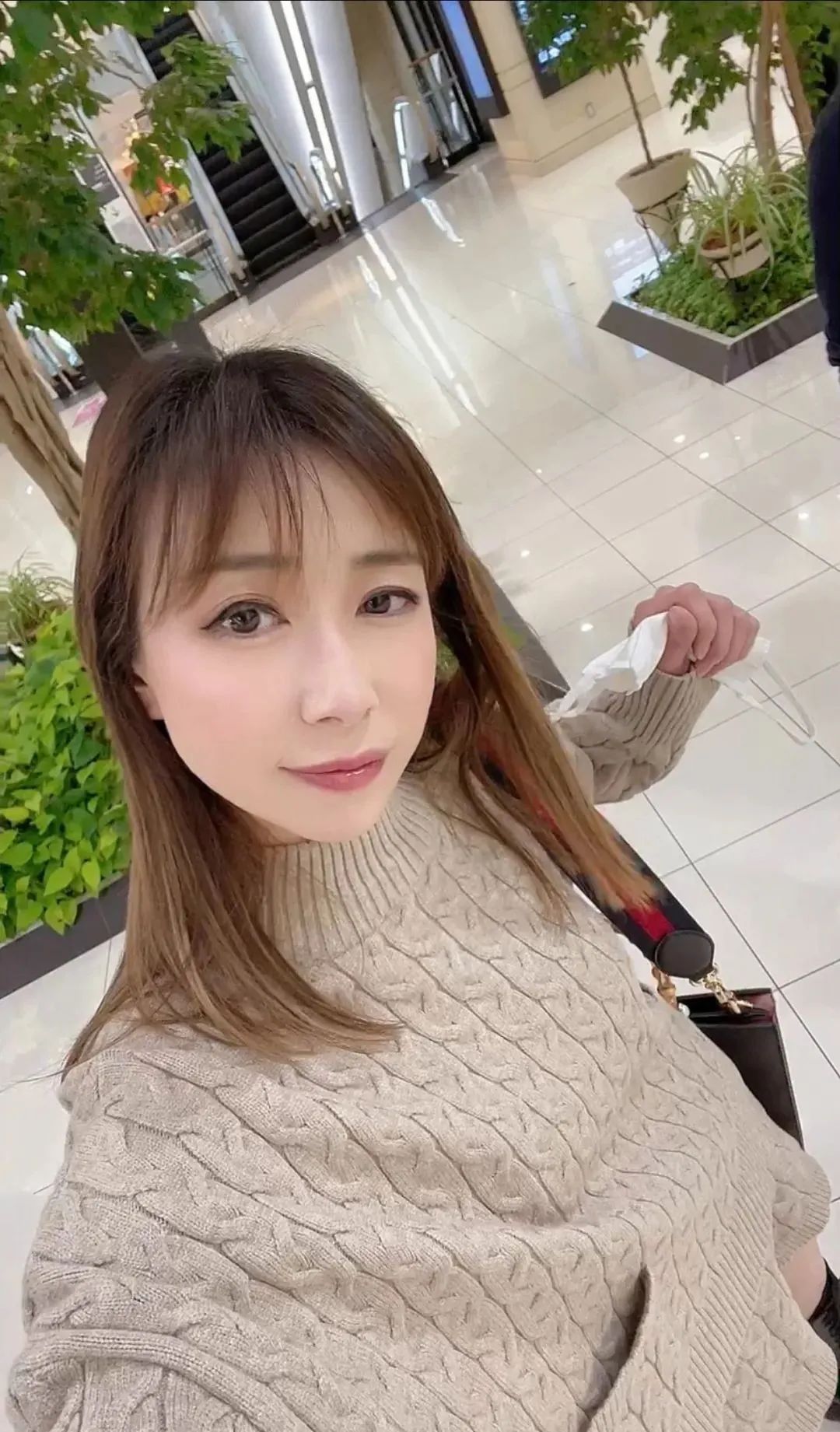 东北大长腿美女拍AV片火遍了亚洲