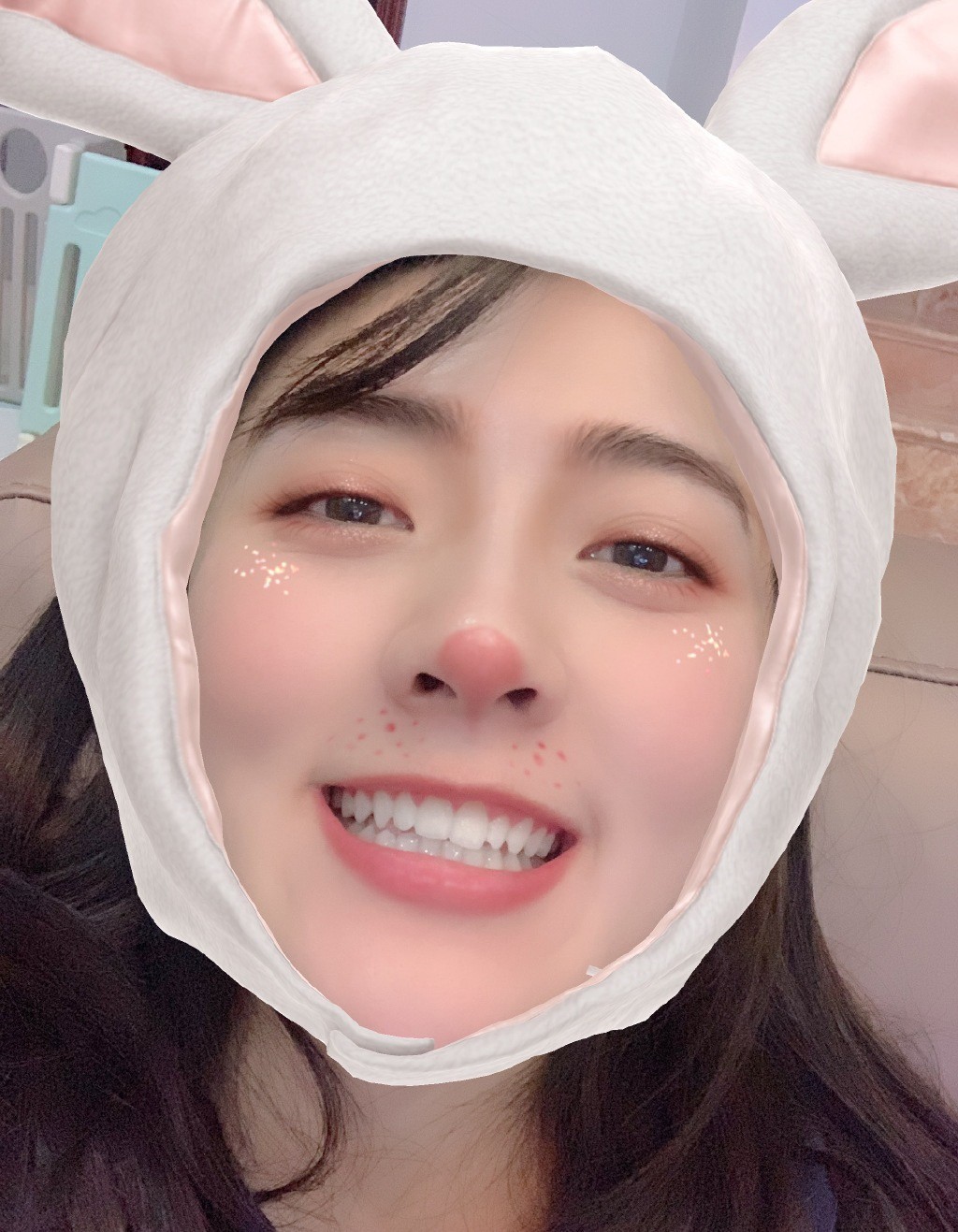 梁洁清新可爱俏皮自拍图片