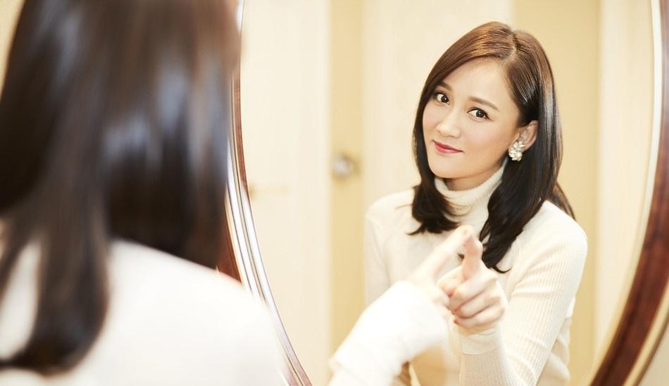 陈乔恩轻熟风亮相笑容迷人 展现优雅时尚魅力写真 陈乔恩轻熟风亮相笑容迷人 展现优雅时尚魅力写真