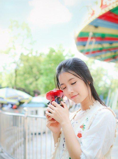 校花性感叶茵的欢乐夏日很爱玩