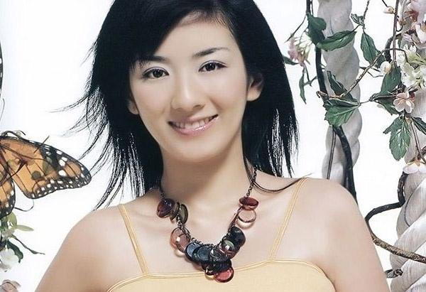 黄奕甜美笑容写真大片