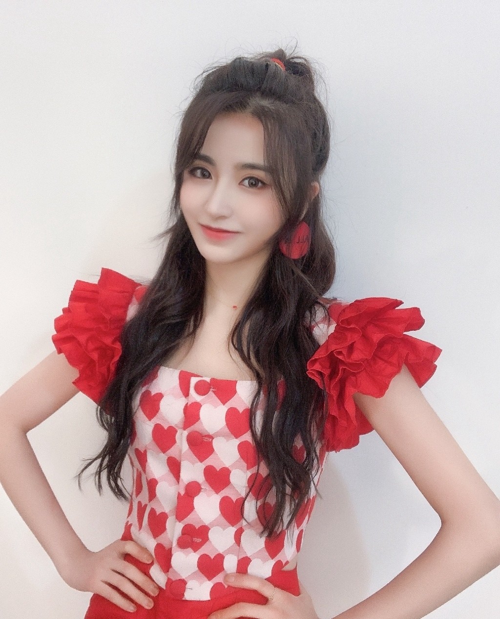 金子涵爱心裙少女系写真图片