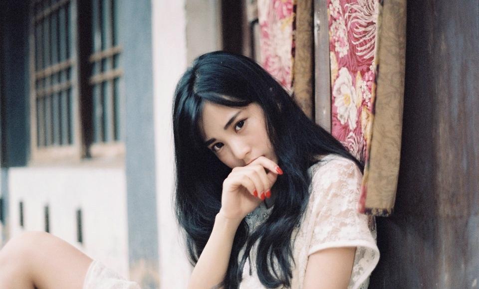 日式清纯少女街头时尚写真