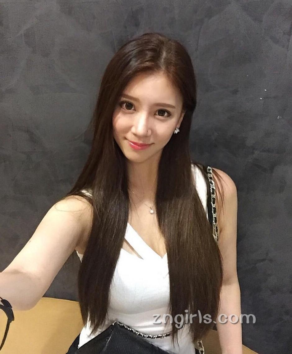 韩国美女Jin Yeyoung自拍时尚美照气质迷人
