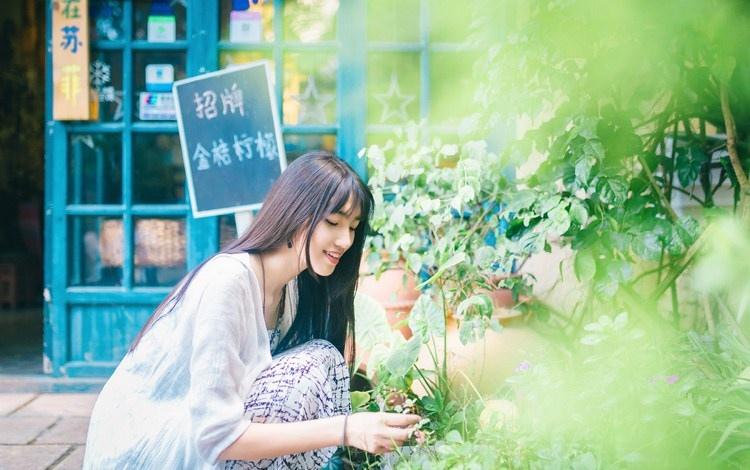 长发知性女神文艺街拍写真