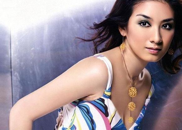 黄奕甜美笑容写真大片