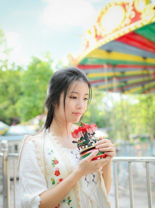 校花性感叶茵的欢乐夏日很爱玩