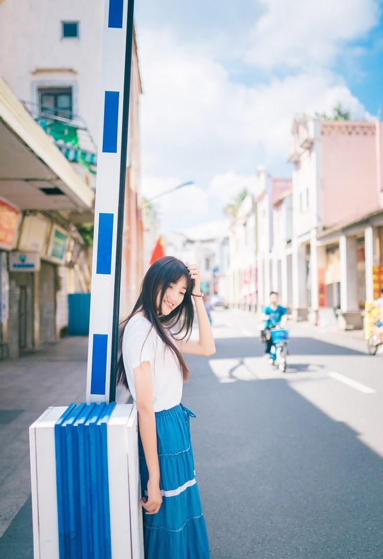 长发知性女神文艺街拍写真