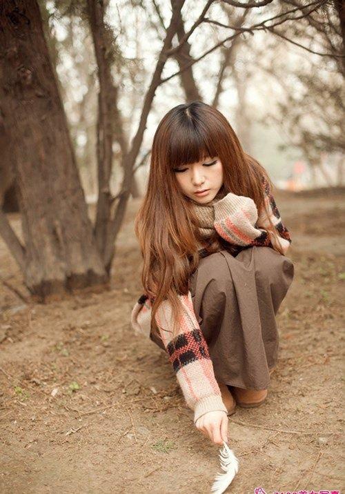 秋风里的乖巧妹子写真