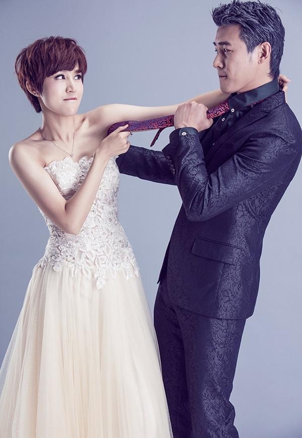 鲍蕾陆毅恩爱重新演绎浪漫温馨婚纱写真